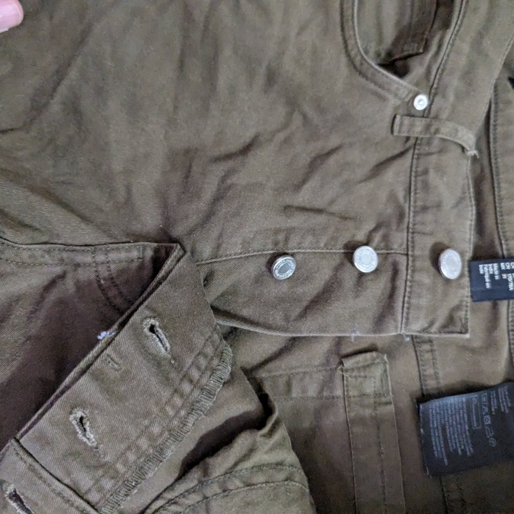 H&M Men's Olive Jean Shorts - Picture 4 of 5